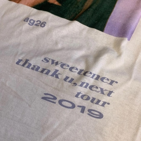 limited edition ariana grande ag26 merch - Picture 3 of 4